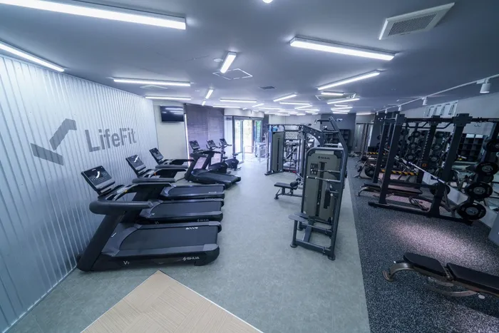 LifeFitジムフリーウェイトエリアイメージ
