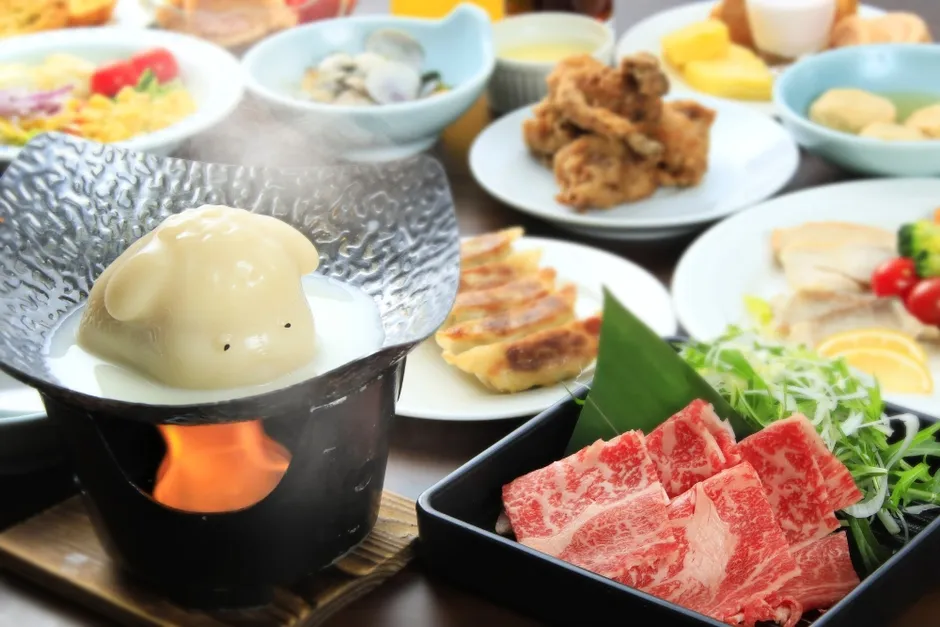 様々なお料理が並んだ食卓