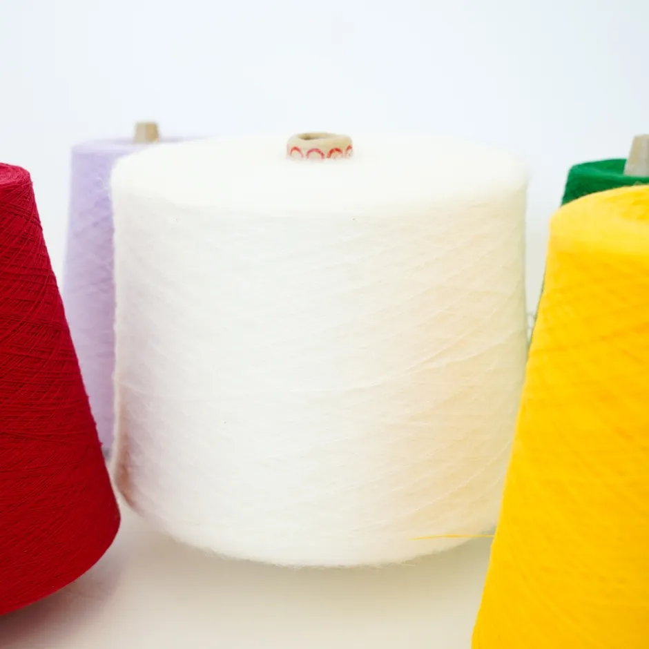 色とりどりの糸巻き