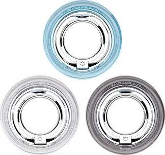 3つの異なる色のハート型の鏡