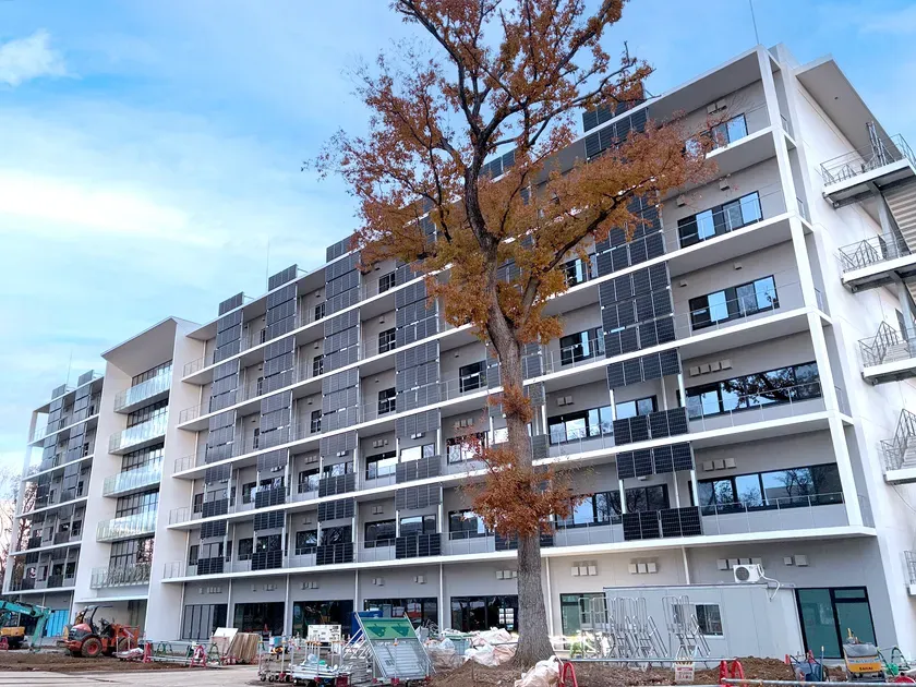 新校舎「9号館 創発棟」の外観イメージ。最新の設備と環境が融合したデザインが目を引きます。