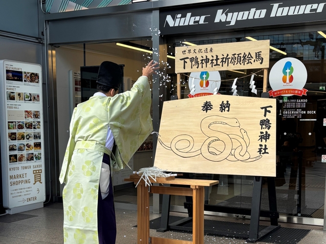 AOvJoNiiHvneoZ7UJD62 B8QkdX