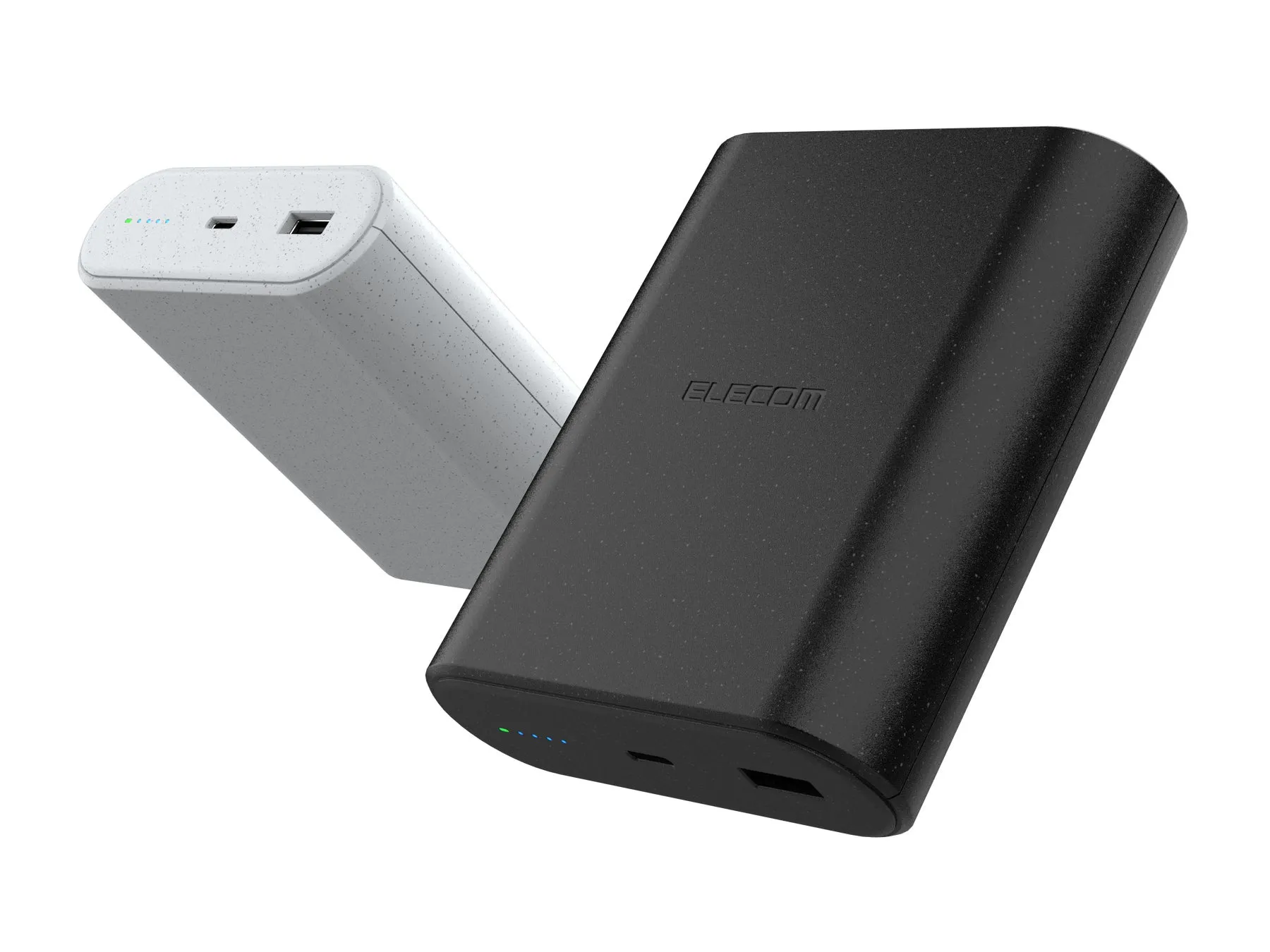 2つのELECOM製のモバイルバッテリーが写っている写真です。一つは白、もう一つは黒で、どちらも充電量を示すLEDライトとUSBポートがついています。
