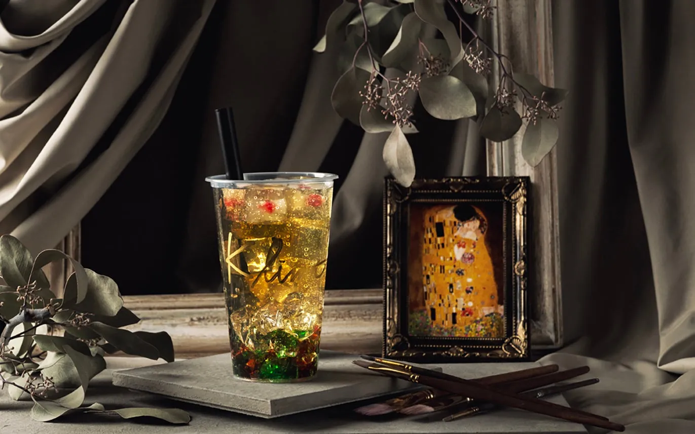 クリムトの接吻をモチーフにしたドリンク