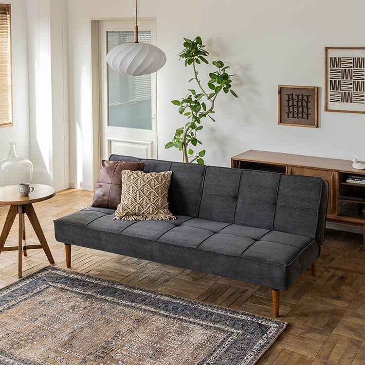 落ち着いた色合いと洗練されたフォルムが空間に溶け込みます。