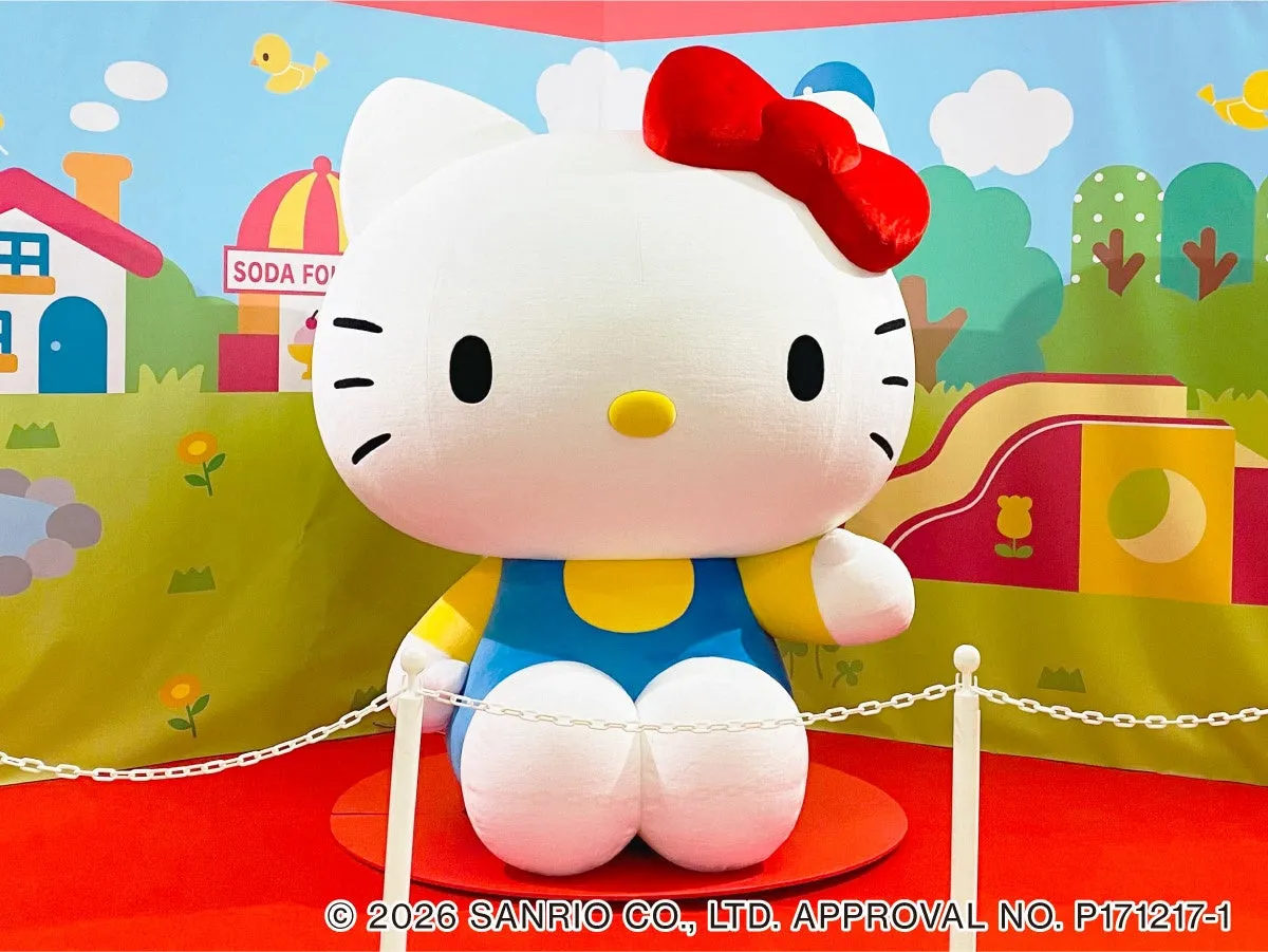 ハローキティの大きな像