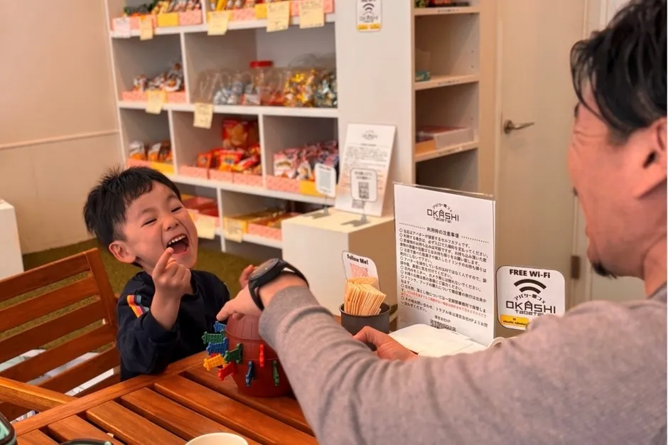 昼間のカフェの様子