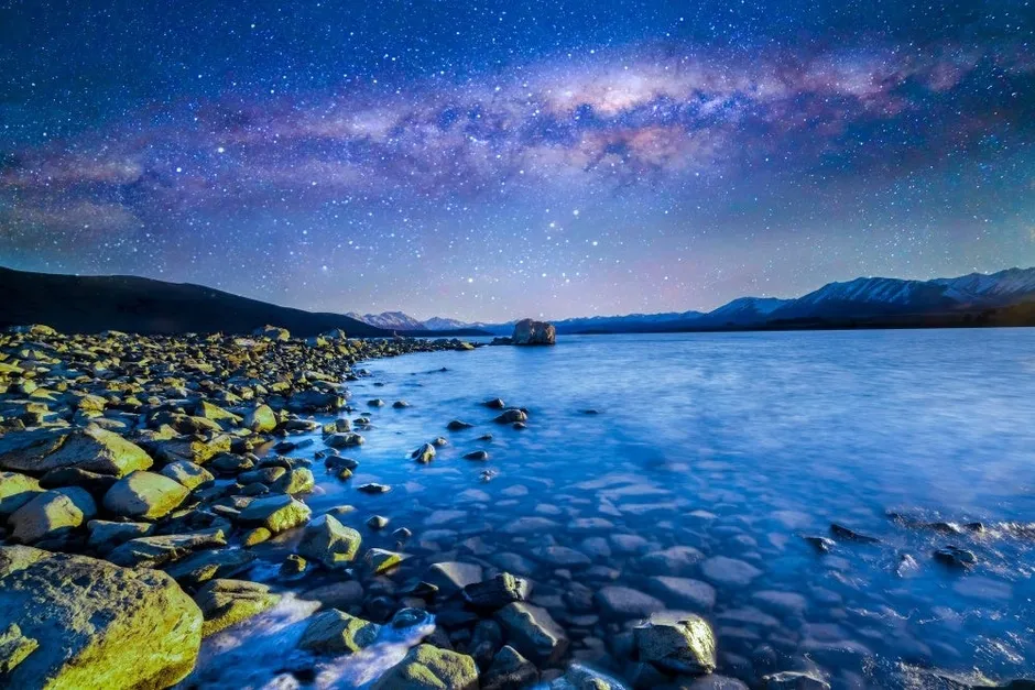 星空と湖の風景