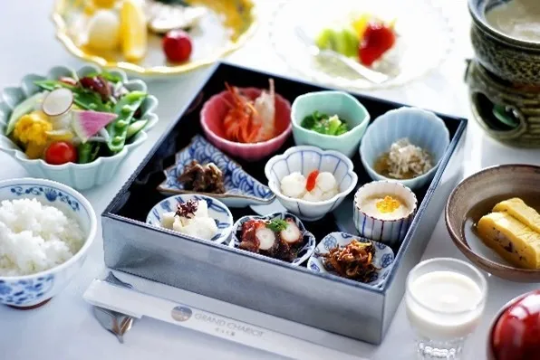 彩り豊かな和食の朝食御膳