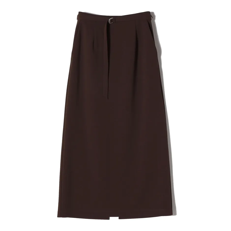 茶色のロングスカート