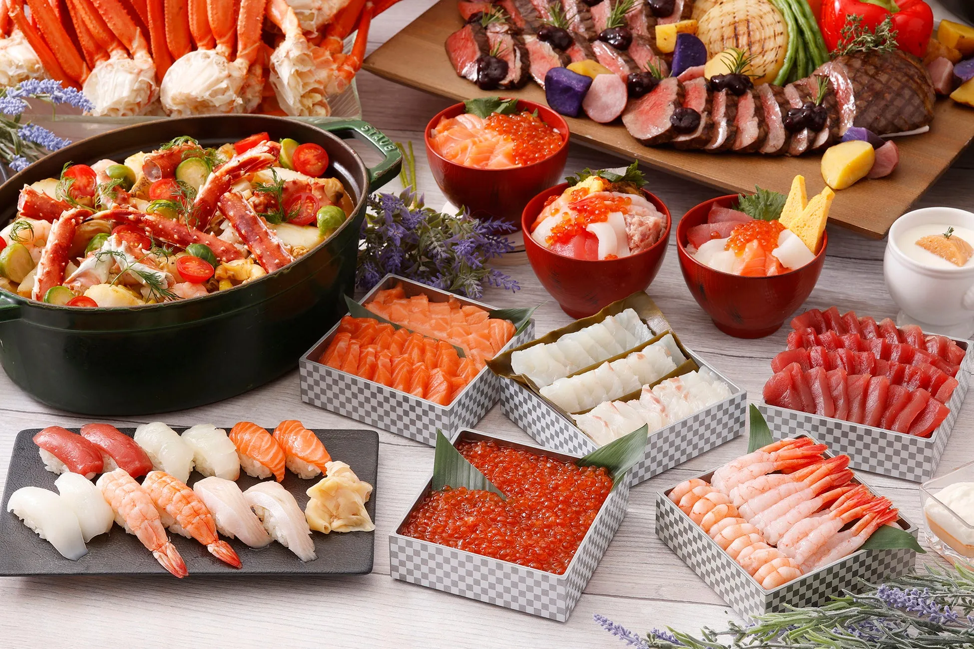 様々なお料理が並べられた写真