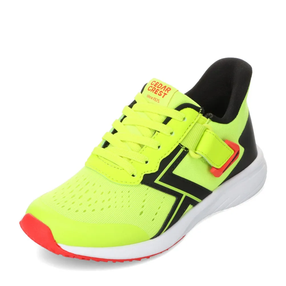 蛍光イエローを基調としたスニーカー