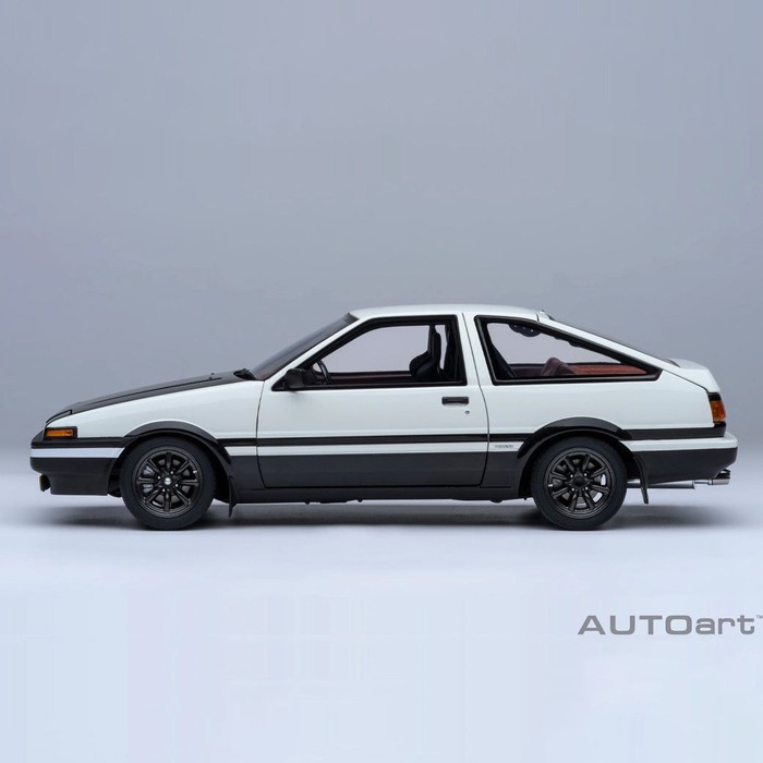 1/18スケール トヨタ スプリンター トレノ (AE86) 「頭文字D」（C）しげの秀一／講談社