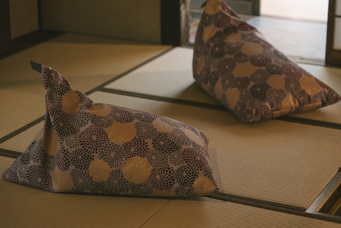 京都「SOU・SOU」の三角座椅子。茶室でゆったりと寛ぐ時間のお供に