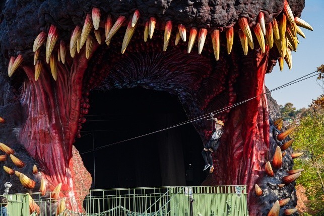 ▲活動停止中のゴジラを監視しよう!