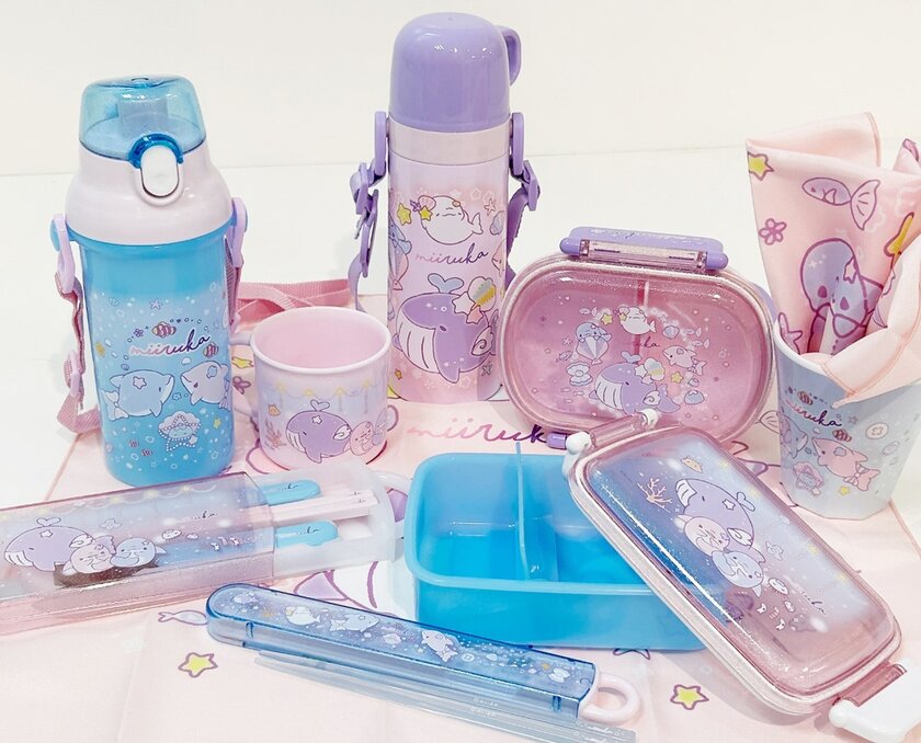 ゆるいるか」のランチ雑貨が2025年春から登場！ – プレスキャリー